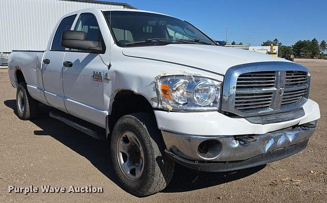 Image of Dodge Ram 2500HD equipment image 2