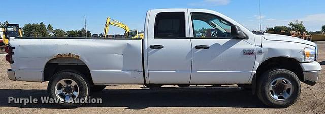 Image of Dodge Ram 2500HD equipment image 3