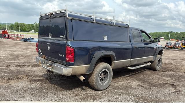 Image of Dodge Ram 3500 equipment image 2
