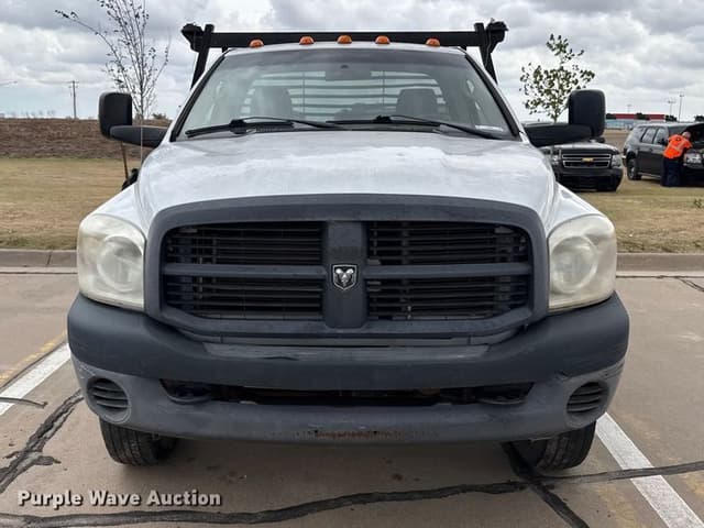 Image of Dodge Ram 3500 equipment image 1