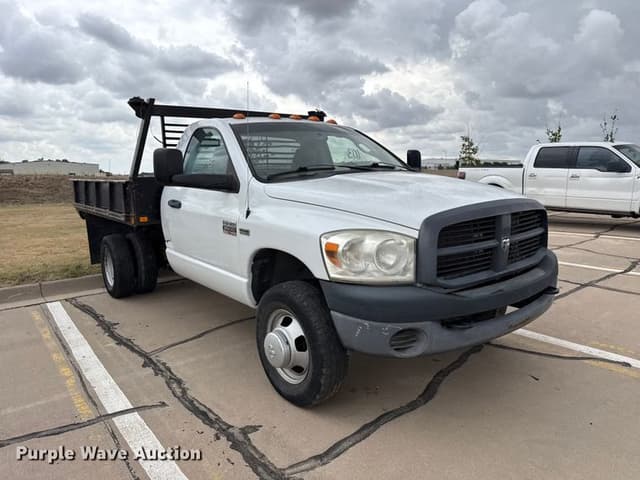 Image of Dodge Ram 3500 equipment image 2