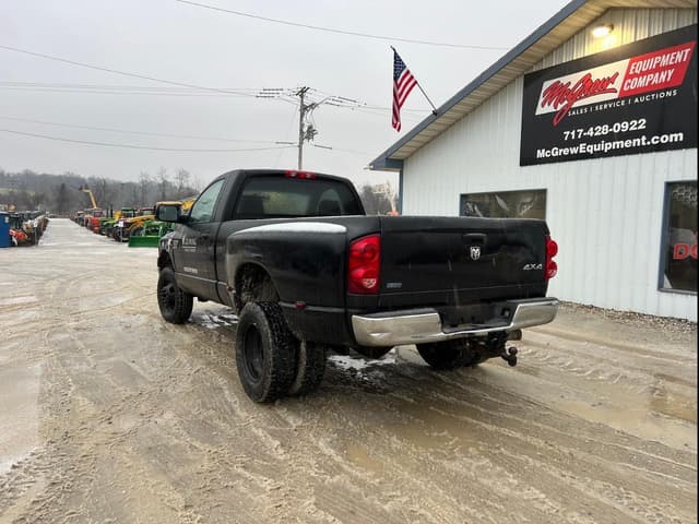 Image of Dodge Ram 3500 equipment image 3