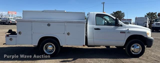 Image of Dodge Ram 3500 equipment image 3