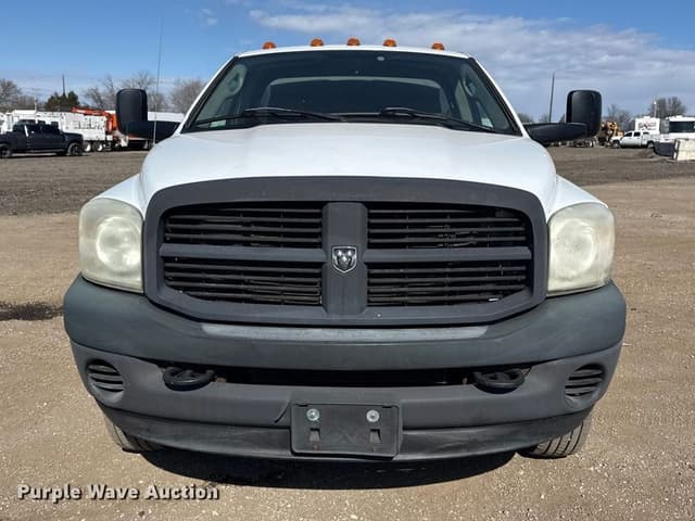 Image of Dodge Ram 3500 equipment image 1