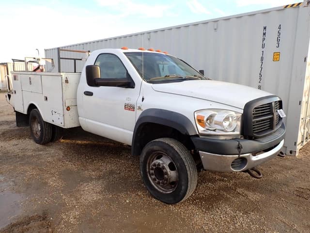 Image of Dodge Ram 4500 equipment image 2