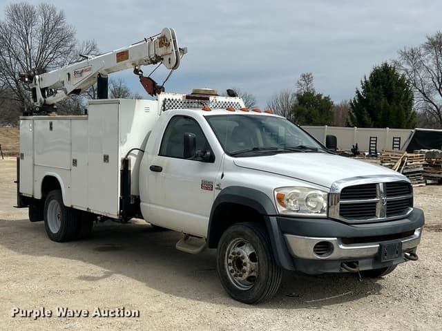 Image of Dodge Ram 5500 equipment image 2