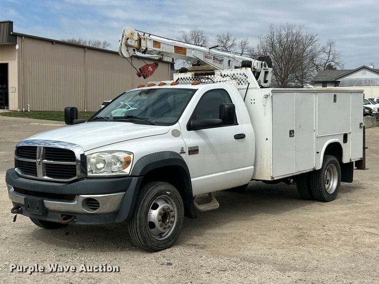 2009 Dodge Ram 5500 Equipment Image0