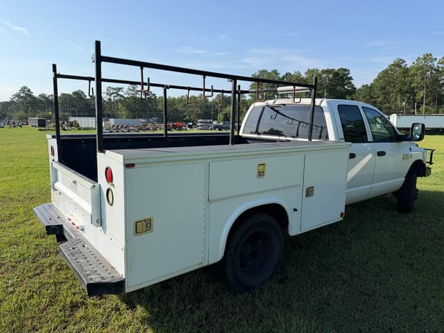 Image of Dodge Ram 3500HD equipment image 4