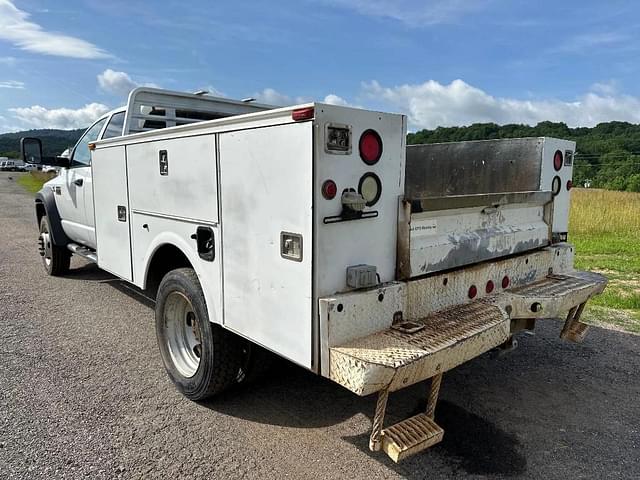 Image of Dodge Ram 5500 equipment image 2