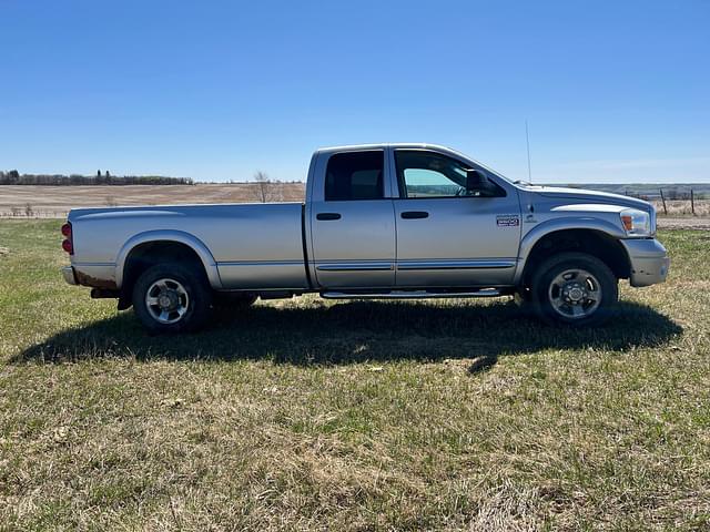 Image of Dodge Ram 3500 equipment image 3