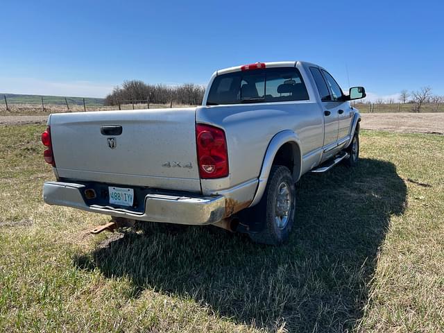 Image of Dodge Ram 3500 equipment image 4