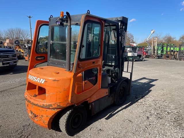 Image of  Doosan D35C-5 equipment image 2