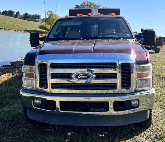 Image of Ford F-350 equipment image 1