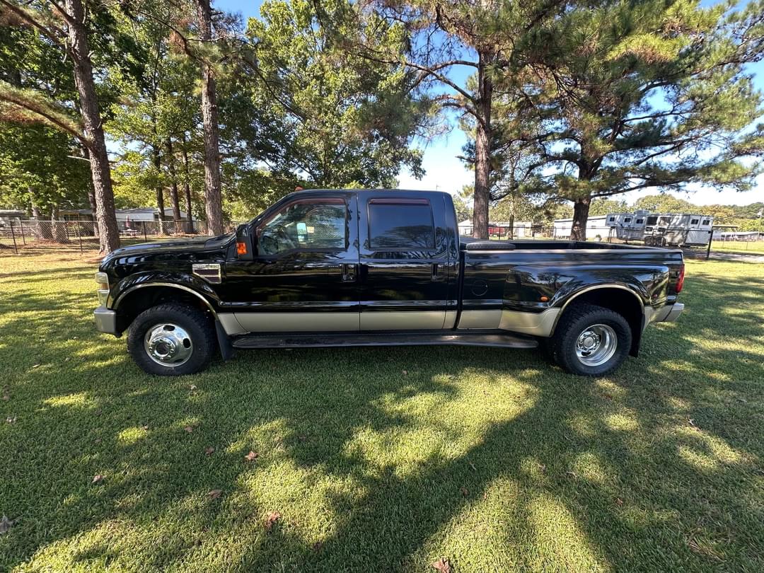 Image of Ford F-350 Primary image