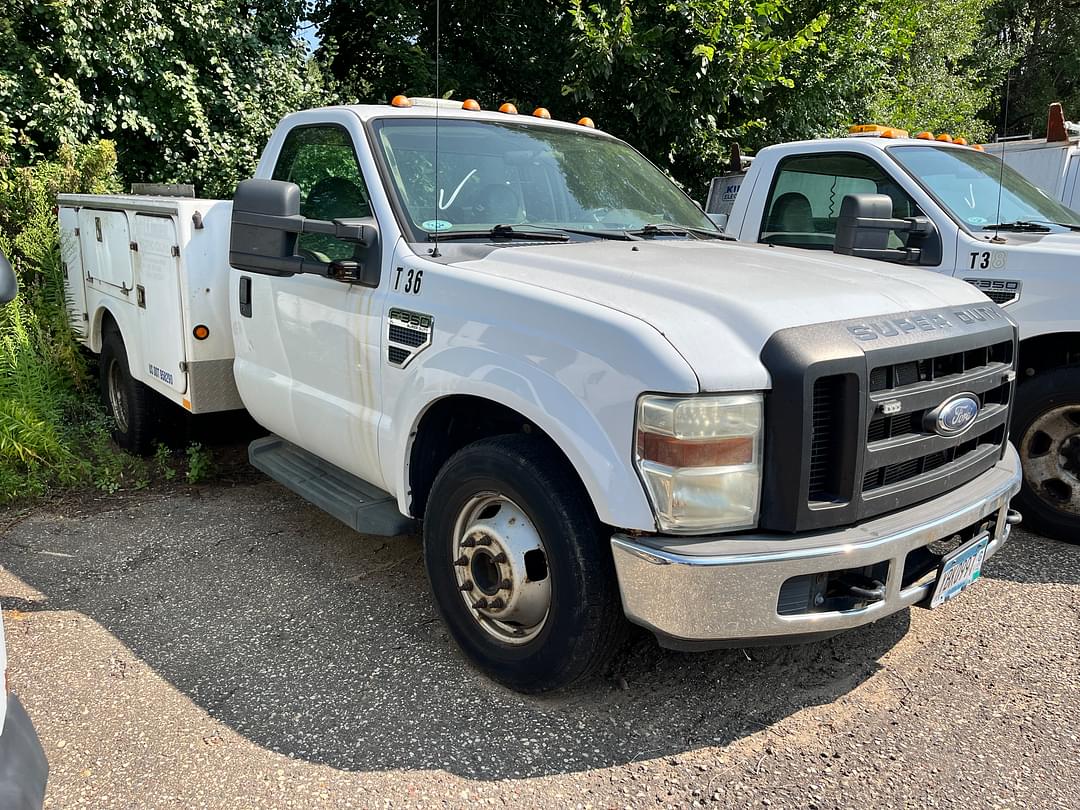 Image of Ford F-350 Primary image