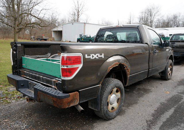 Image of Ford F-150 equipment image 4