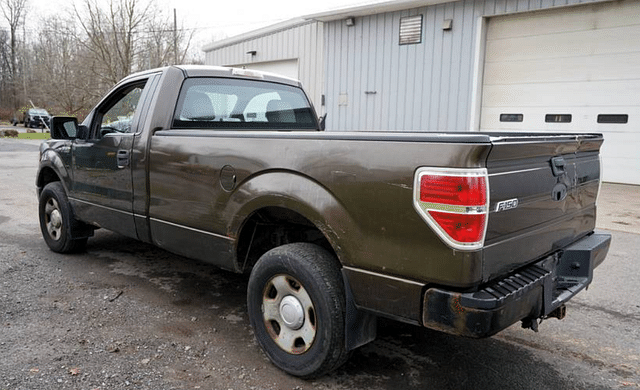 Image of Ford F-150 equipment image 2