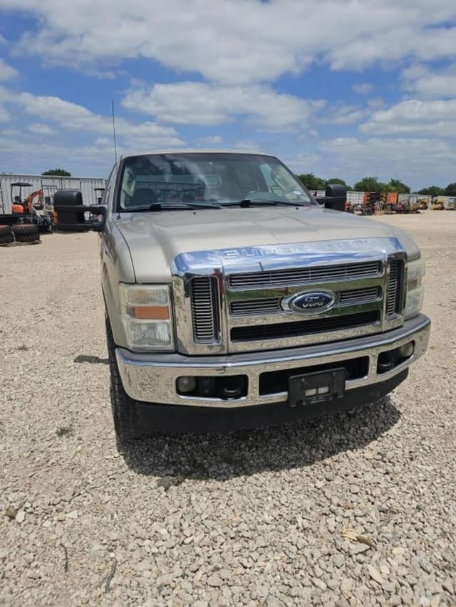 Image of Ford F-250 equipment image 2