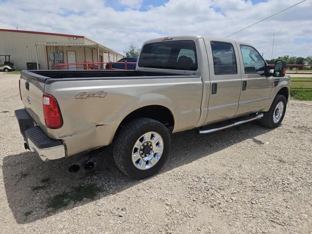 Image of Ford F-250 equipment image 4