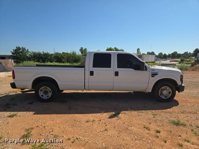 Image of Ford F-250 equipment image 3