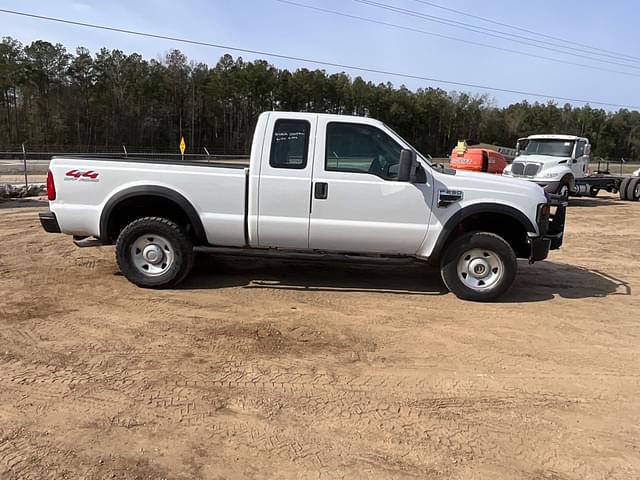 Image of Ford F-250 equipment image 3