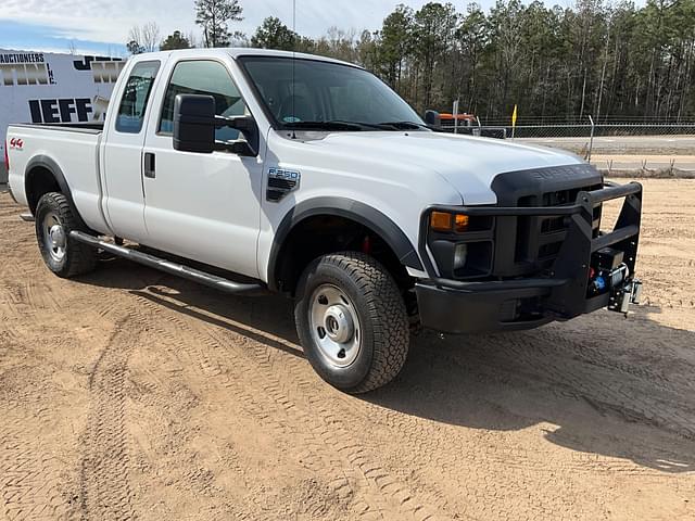 Image of Ford F-250 equipment image 2