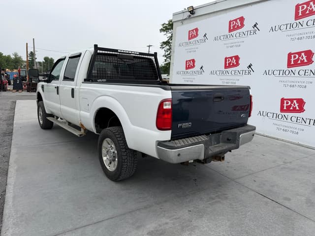 Image of Ford F-250 equipment image 3