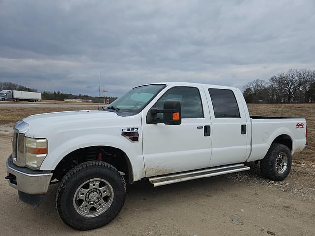 Image of Ford F-250 equipment image 1