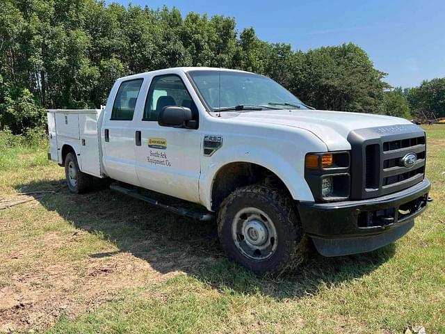 Image of Ford F-250 equipment image 2