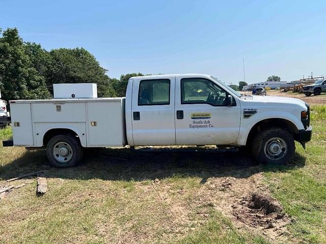 Image of Ford F-250 equipment image 3