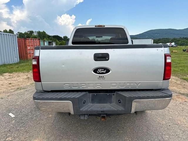 Image of Ford F-250 equipment image 3