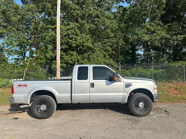 Image of Ford F-250 equipment image 4