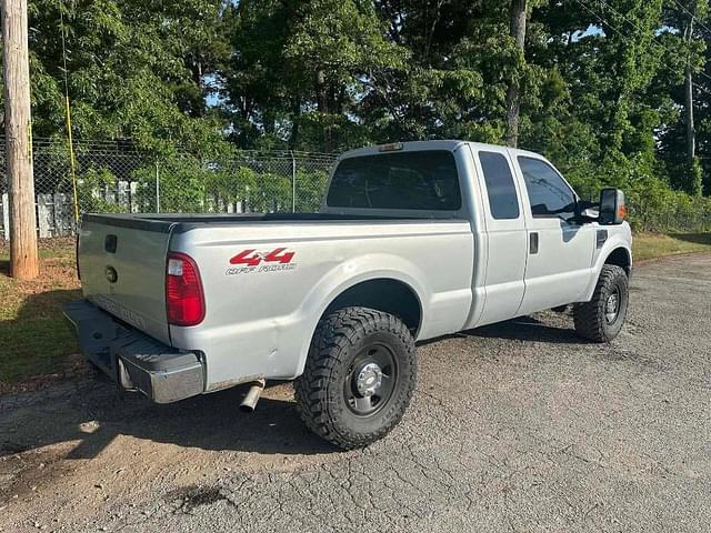 Image of Ford F-250 equipment image 3