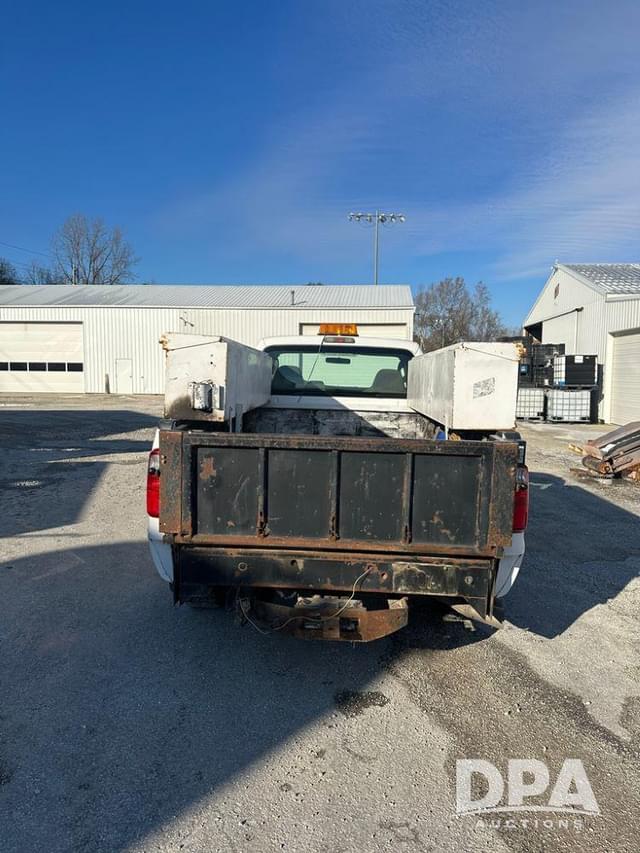 Image of Ford F-250 equipment image 2