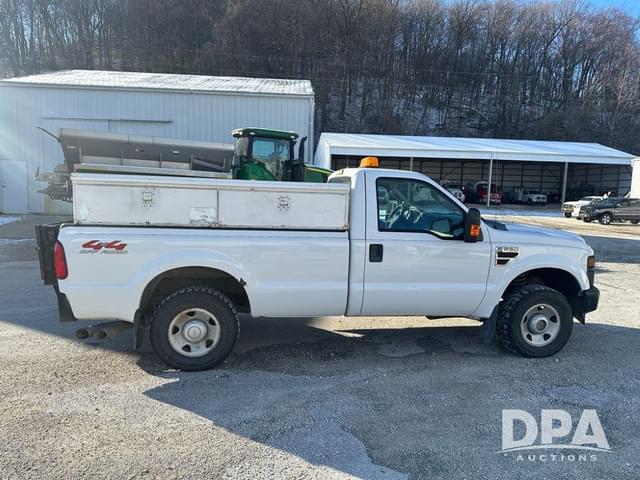 Image of Ford F-250 equipment image 3