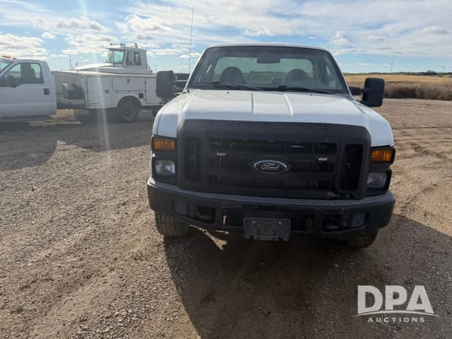 Image of Ford F-250 equipment image 2