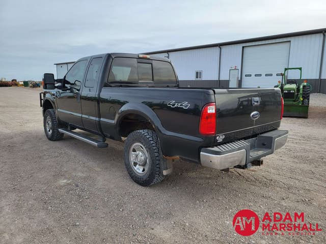 Image of Ford F-250 equipment image 3