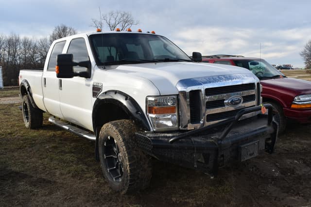 Image of Ford F-350 equipment image 2