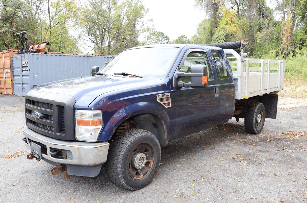 2009 Ford F-350 Equipment Image0