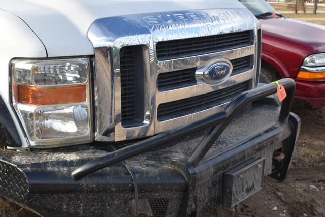 Image of Ford F-350 equipment image 3