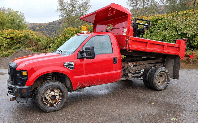 Image of Ford F-350 equipment image 1