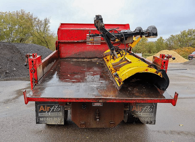 Image of Ford F-350 equipment image 3