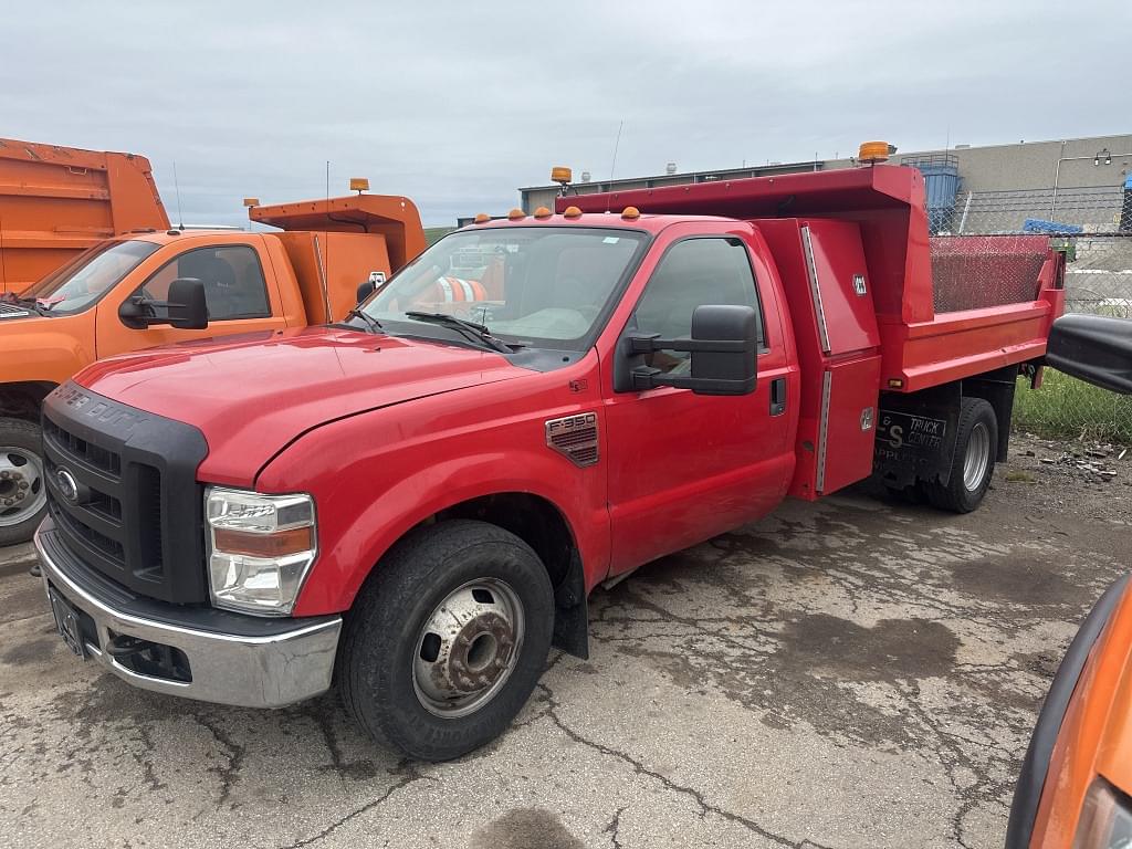 Image of Ford F-350 Primary image