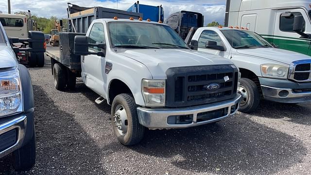 Image of Ford F-350 equipment image 2