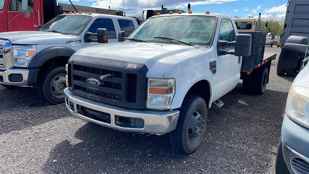 Image of Ford F-350 Primary image