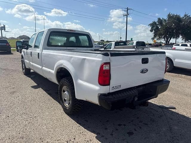 Image of Ford F-350 equipment image 3