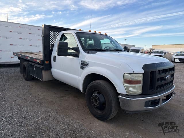 Image of Ford F-350 equipment image 2