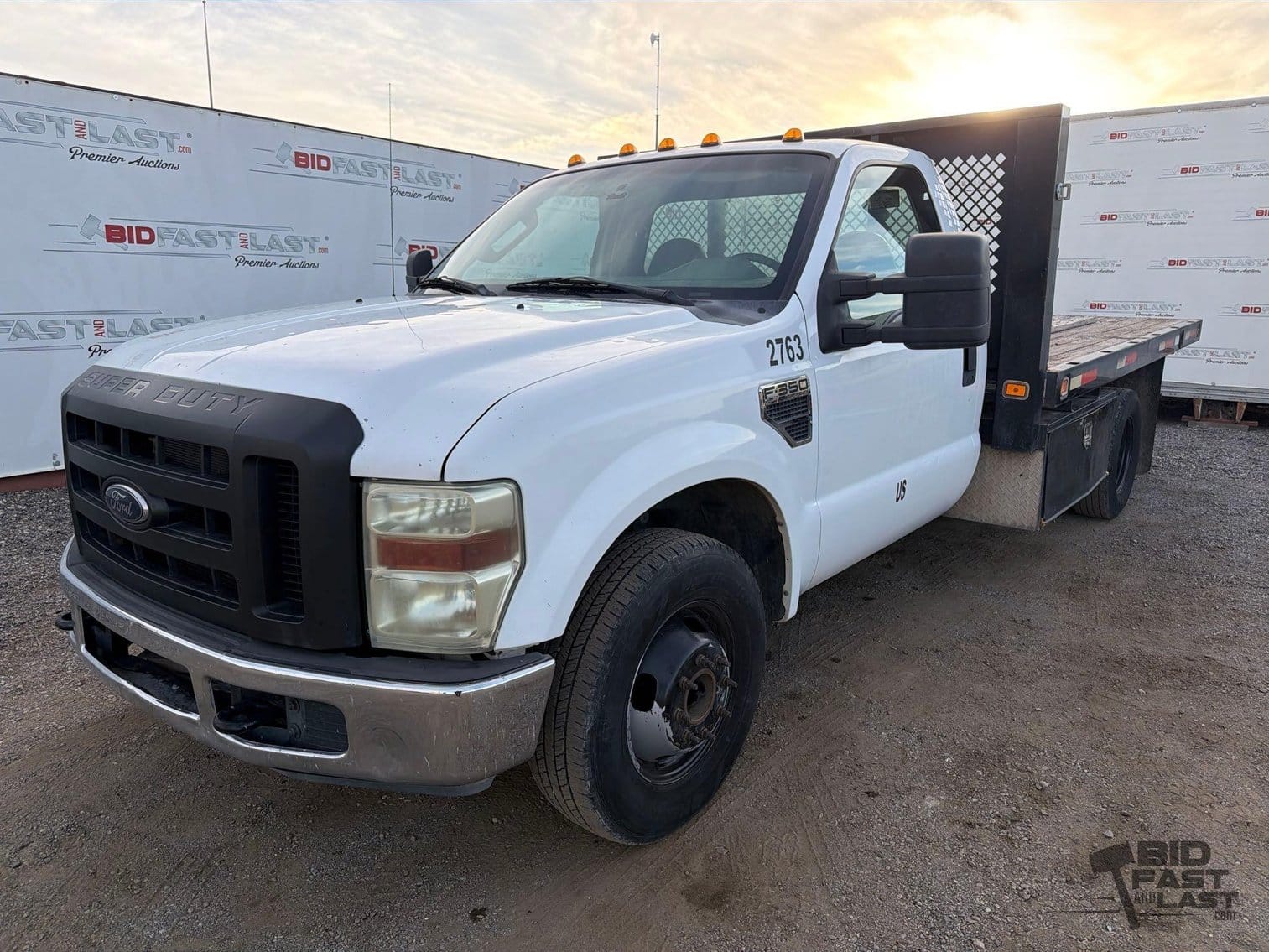 2009 Ford F-350 Equipment Image0