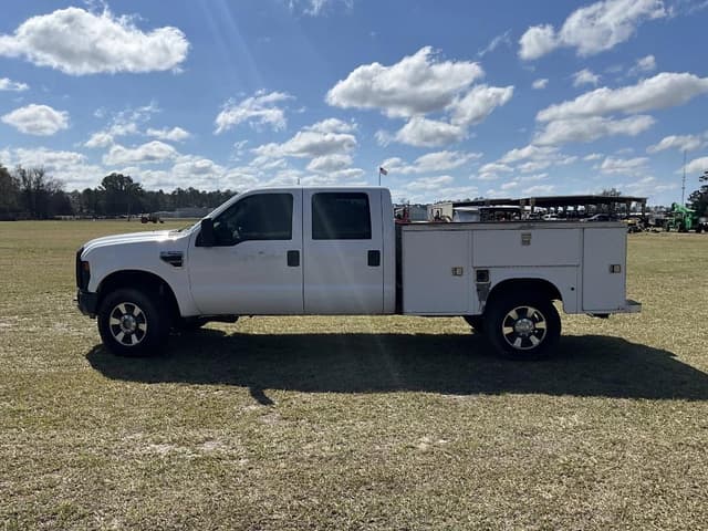 Image of Ford F-350 equipment image 1