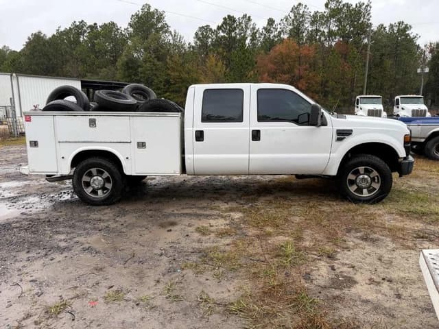 Image of Ford F-350 equipment image 3